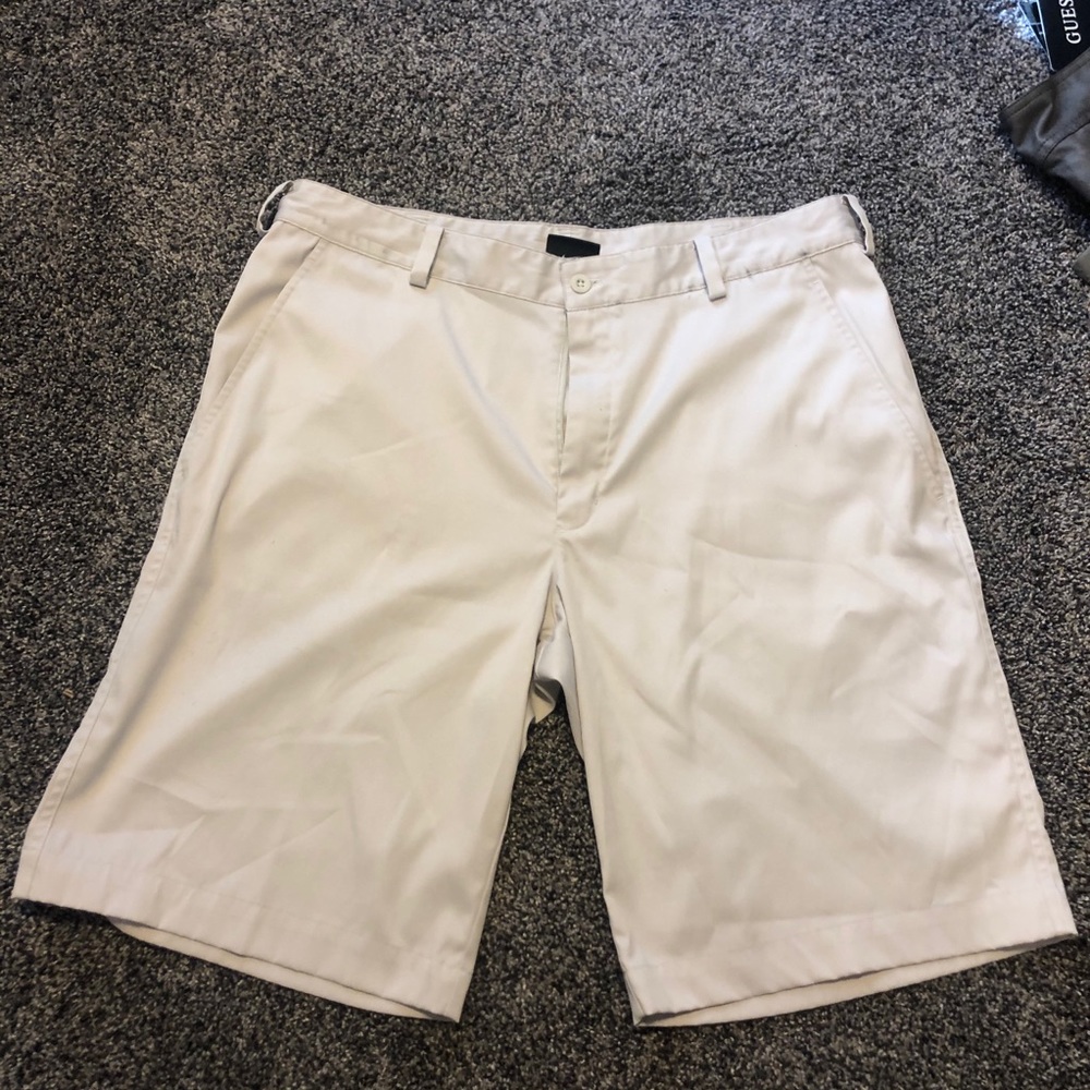 NikeGolf Dri-fit light tan shorts size 34